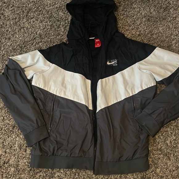 Nike Jacket - Picture 1 of 4